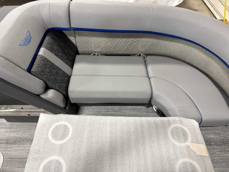 2026 Bennington 22MFB - SPS - Blackout US-ETWC6648J526 [photo 3]